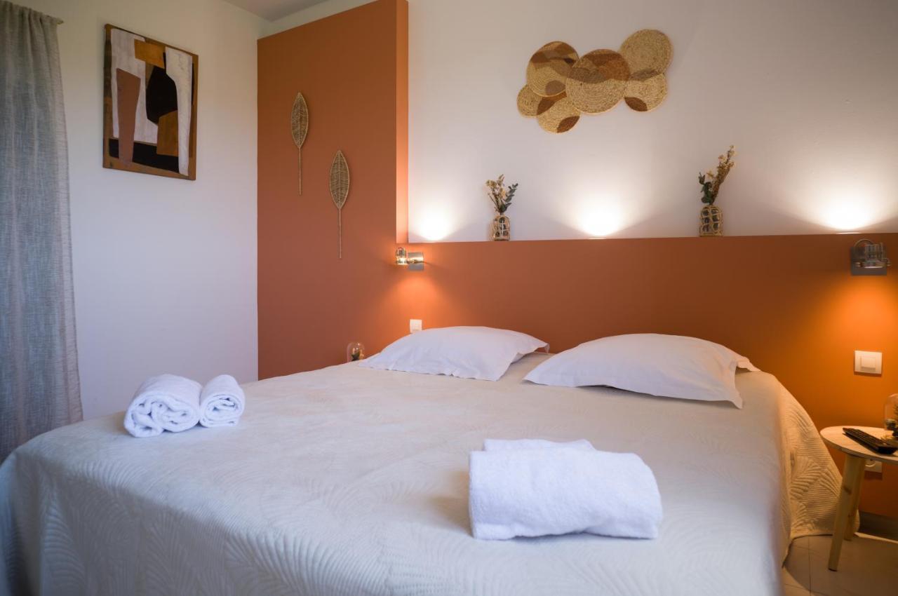 Hotel - Restaurant U Santu Petru Saint-Florent  Buitenkant foto